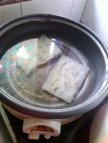 番茄猪肉米粉汤怎么做，番茄猪肉米粉汤怎么做好吃，番茄猪肉米粉汤做法