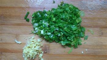 牛红芹菜汤怎么做，牛红芹菜汤怎么做好吃，牛红芹菜汤做法