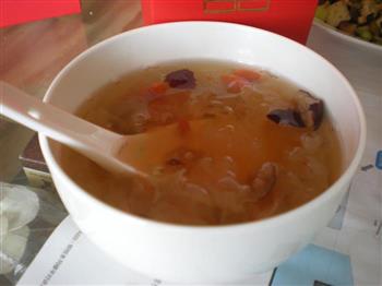 美容补血-红枣枸杞银耳汤怎么做，美容补血-红枣枸杞银耳汤怎么做好吃，美容补血-红枣枸杞银耳汤做法