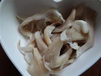 青菜蘑菇汤怎么做，青菜蘑菇汤怎么做好吃，青菜蘑菇汤做法