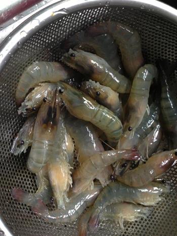 黑胡椒蒜蓉黄油虾怎么做，黑胡椒蒜蓉黄油虾怎么做好吃，黑胡椒蒜蓉黄油虾做法