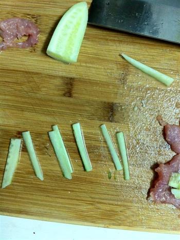 里脊肉卷青瓜怎么做，里脊肉卷青瓜怎么做好吃，里脊肉卷青瓜做法