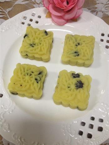 奶油蓝莓绿豆糕怎么做，奶油蓝莓绿豆糕怎么做好吃，奶油蓝莓绿豆糕做法