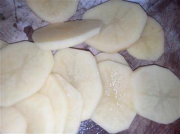 葱香纽扣土豆饼怎么做，葱香纽扣土豆饼怎么做好吃，葱香纽扣土豆饼做法