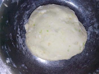 葱香纽扣土豆饼怎么做，葱香纽扣土豆饼怎么做好吃，葱香纽扣土豆饼做法