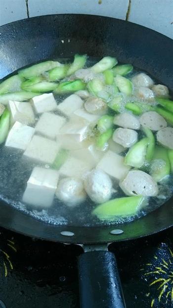 丝瓜豆腐肉丸汤怎么做，丝瓜豆腐肉丸汤怎么做好吃，丝瓜豆腐肉丸汤做法