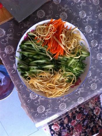 肉丝拉皮怎么做，肉丝拉皮怎么做好吃，肉丝拉皮做法