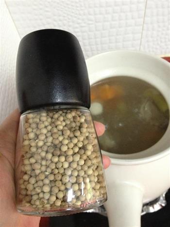 胡萝卜羊排汤怎么做，胡萝卜羊排汤怎么做好吃，胡萝卜羊排汤做法