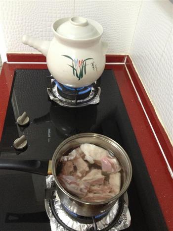 胡萝卜羊排汤怎么做，胡萝卜羊排汤怎么做好吃，胡萝卜羊排汤做法