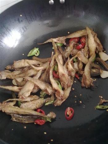 食心食意-香辣小鱼怎么做，食心食意-香辣小鱼怎么做好吃，食心食意-香辣小鱼做法