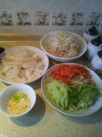 小作凉皮怎么做，小作凉皮怎么做好吃，小作凉皮做法