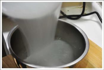 冰爽水晶凉粉怎么做，冰爽水晶凉粉怎么做好吃，冰爽水晶凉粉做法