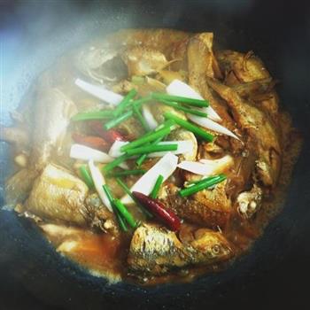 红烧小黄花鱼怎么做，红烧小黄花鱼怎么做好吃，红烧小黄花鱼做法