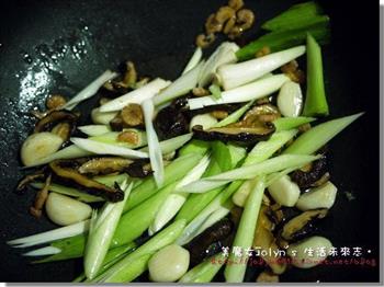小吃摊-蛋酥白菜卤怎么做，小吃摊-蛋酥白菜卤怎么做好吃，小吃摊-蛋酥白菜卤做法
