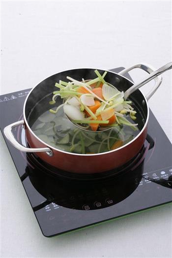 解密舌尖2美食 清蒸石斑鱼怎么做，解密舌尖2美食 清蒸石斑鱼怎么做好吃，解密舌尖2美食 清蒸石斑鱼做法