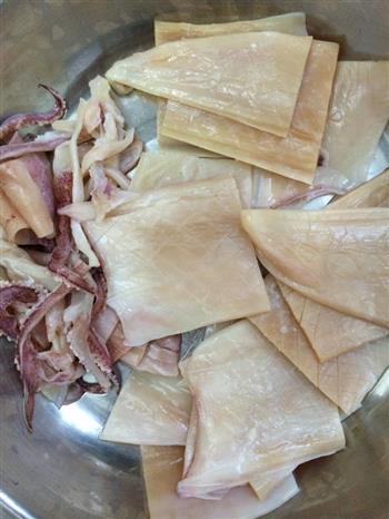 荷兰豆炒鱿鱼怎么做，荷兰豆炒鱿鱼怎么做好吃，荷兰豆炒鱿鱼做法