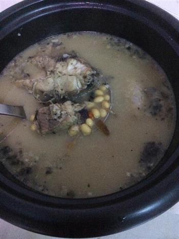 黄豆煲鱼骨汤怎么做，黄豆煲鱼骨汤怎么做好吃，黄豆煲鱼骨汤做法