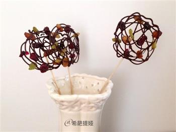 果仁巧克力棒棒糖怎么做，果仁巧克力棒棒糖怎么做好吃，果仁巧克力棒棒糖做法
