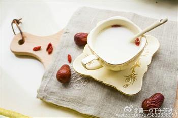 枸杞杏仁露怎么做，枸杞杏仁露怎么做好吃，枸杞杏仁露做法