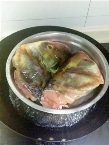 双色剁椒鱼头怎么做，双色剁椒鱼头怎么做好吃，双色剁椒鱼头做法
