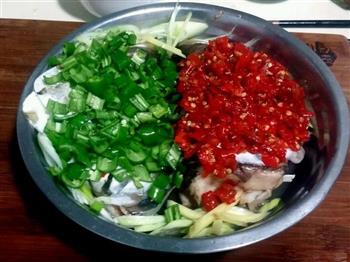 双色剁椒鱼头怎么做，双色剁椒鱼头怎么做好吃，双色剁椒鱼头做法