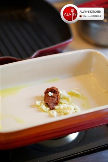 烤鸡腿肉配椰浆红咖喱汁怎么做，烤鸡腿肉配椰浆红咖喱汁怎么做好吃，烤鸡腿肉配椰浆红咖喱汁做法