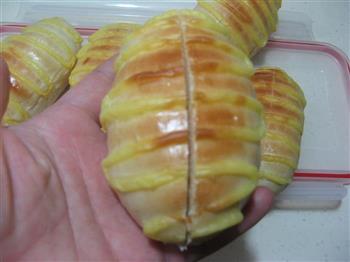 鲜奶油面包怎么做，鲜奶油面包怎么做好吃，鲜奶油面包做法