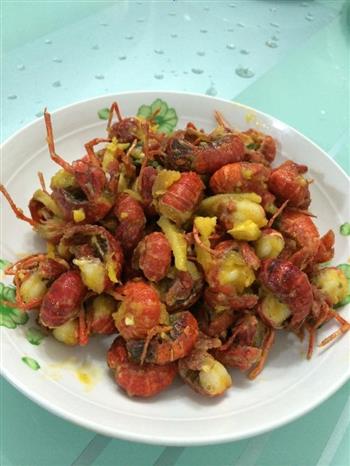 咸蛋黄焗小龙虾怎么做，咸蛋黄焗小龙虾怎么做好吃，咸蛋黄焗小龙虾做法