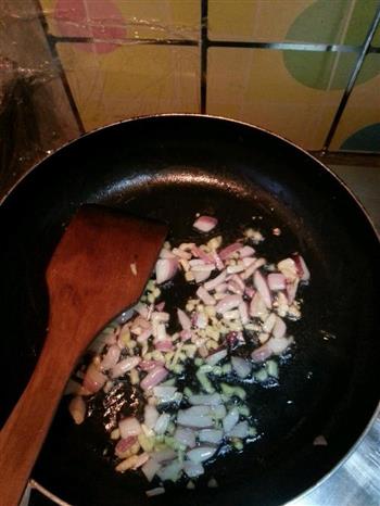 四季豆炒鱼滑怎么做，四季豆炒鱼滑怎么做好吃，四季豆炒鱼滑做法