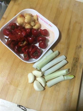 泡椒酥鱼怎么做，泡椒酥鱼怎么做好吃，泡椒酥鱼做法