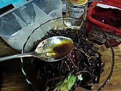 韩式拌蕨菜怎么做，韩式拌蕨菜怎么做好吃，韩式拌蕨菜做法