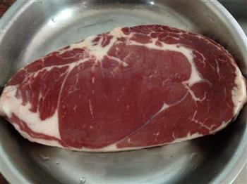 黑椒肉眼牛扒怎么做，黑椒肉眼牛扒怎么做好吃，黑椒肉眼牛扒做法