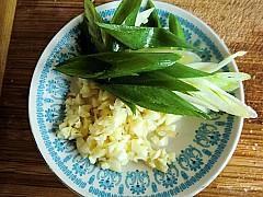 韩式泡菜豆腐汤怎么做，韩式泡菜豆腐汤怎么做好吃，韩式泡菜豆腐汤做法