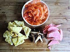韩式泡菜豆腐汤怎么做，韩式泡菜豆腐汤怎么做好吃，韩式泡菜豆腐汤做法
