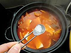 韩式泡菜豆腐汤怎么做，韩式泡菜豆腐汤怎么做好吃，韩式泡菜豆腐汤做法