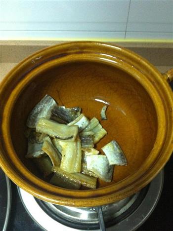 鳗鱼腐竹煲怎么做，鳗鱼腐竹煲怎么做好吃，鳗鱼腐竹煲做法