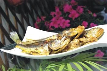 干煎黄鱼怎么做，干煎黄鱼怎么做好吃，干煎黄鱼做法