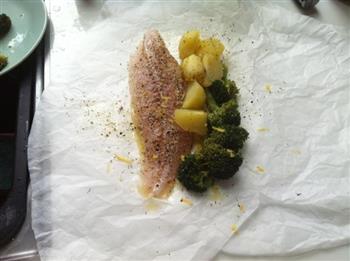 fish in a parcel 包裹烤鱼怎么做，fish in a parcel 包裹烤鱼怎么做好吃，fish in a parcel 包裹烤鱼做法