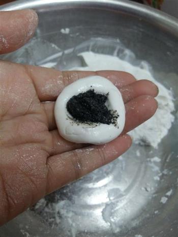 炸黑芝麻汤圆和汤圆的做法怎么做，炸黑芝麻汤圆和汤圆的做法怎么做好吃，炸黑芝麻汤圆和汤圆的做法做法