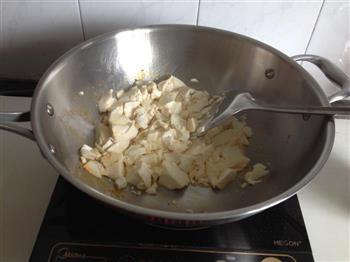 雪菜豆腐虾仁怎么做，雪菜豆腐虾仁怎么做好吃，雪菜豆腐虾仁做法