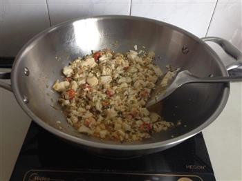 雪菜豆腐虾仁怎么做，雪菜豆腐虾仁怎么做好吃，雪菜豆腐虾仁做法