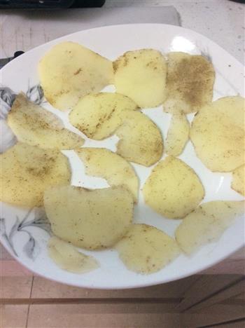 椒盐薯片怎么做，椒盐薯片怎么做好吃，椒盐薯片做法