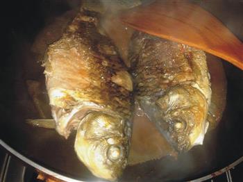 河鲫鱼塞肉怎么做，河鲫鱼塞肉怎么做好吃，河鲫鱼塞肉做法