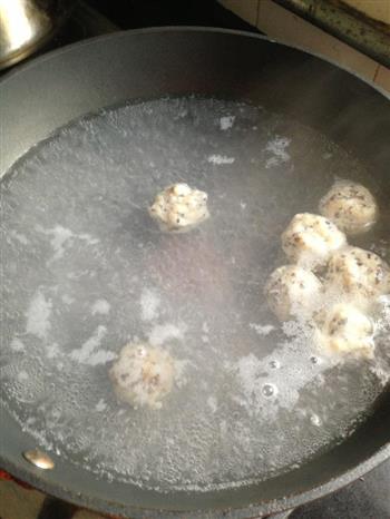 木耳鱼丸怎么做，木耳鱼丸怎么做好吃，木耳鱼丸做法
