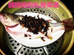 舌尖还原-梅干菜蒸鲈鱼怎么做，舌尖还原-梅干菜蒸鲈鱼怎么做好吃，舌尖还原-梅干菜蒸鲈鱼做法