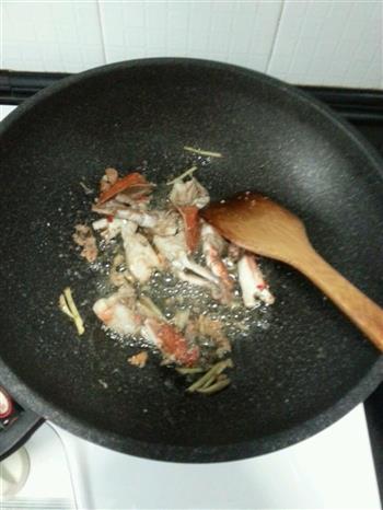 老干妈风味蟹炒年糕怎么做，老干妈风味蟹炒年糕怎么做好吃，老干妈风味蟹炒年糕做法