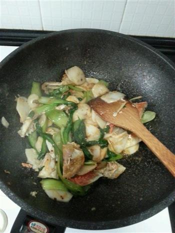 老干妈风味蟹炒年糕怎么做，老干妈风味蟹炒年糕怎么做好吃，老干妈风味蟹炒年糕做法