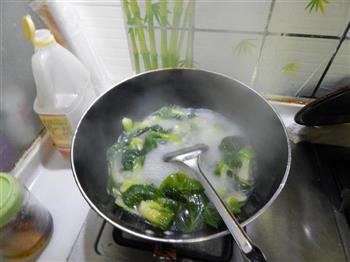 青菜冻豆腐汤怎么做，青菜冻豆腐汤怎么做好吃，青菜冻豆腐汤做法
