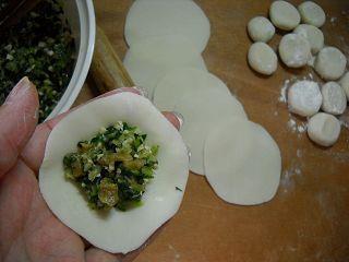 青菜香菇肉饺怎么做，青菜香菇肉饺怎么做好吃，青菜香菇肉饺做法
