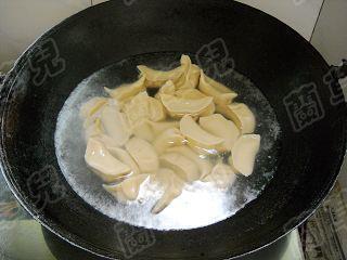 青菜香菇肉饺怎么做，青菜香菇肉饺怎么做好吃，青菜香菇肉饺做法